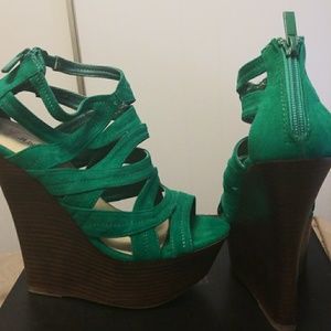 Wedge heels